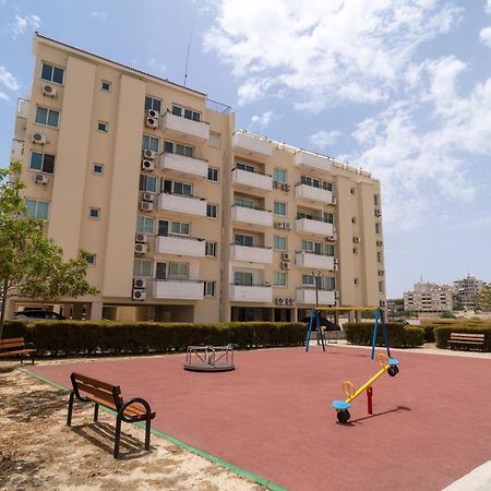 Kave Blue Mackenzie 1 Bdr Flat With Pool Apartment Larnaca Exterior photo